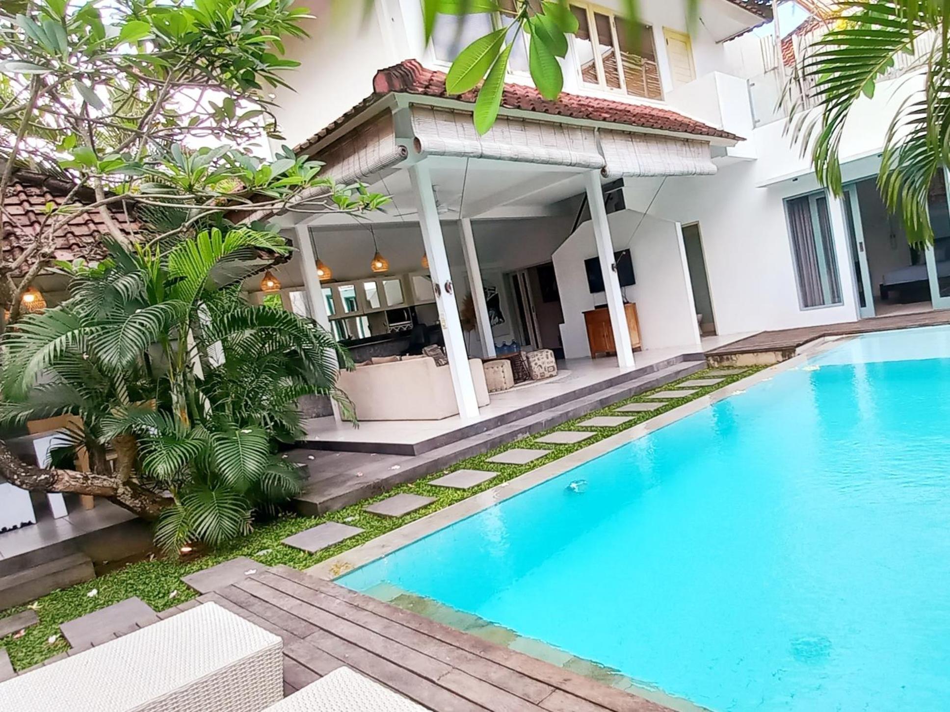 Oceana I - 3br Private With Pool * Legian