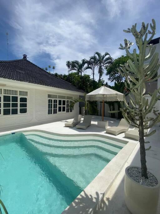 El Nis - - 4 Bedroom - 4 Bathroom - Luxury Villa Legian (Bali)