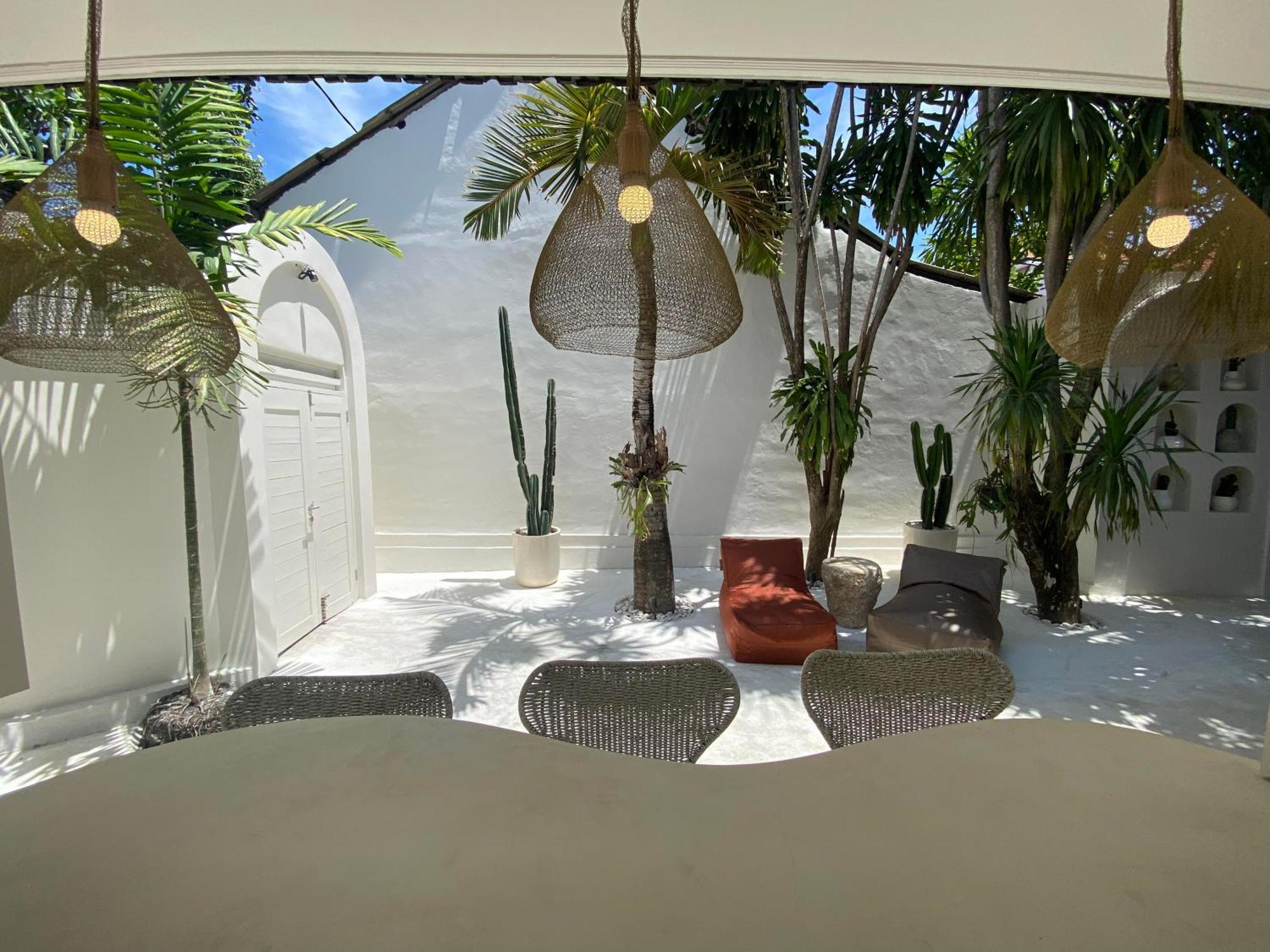 El Nis - - 4 Bedroom - 4 Bathroom - Luxury