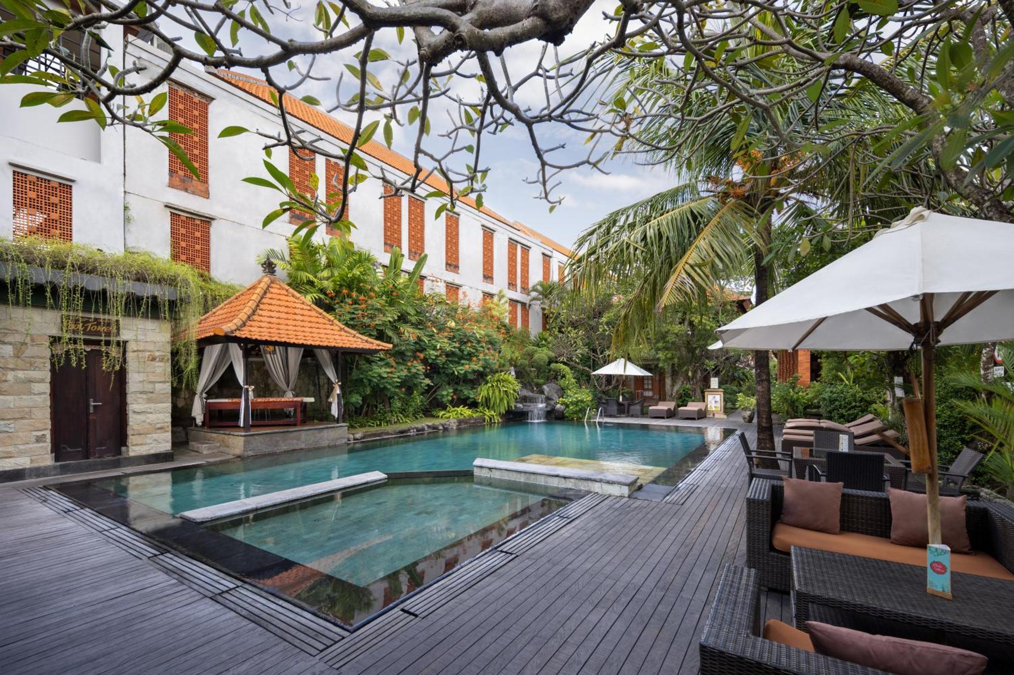 Hotel Adi Dharma 4*