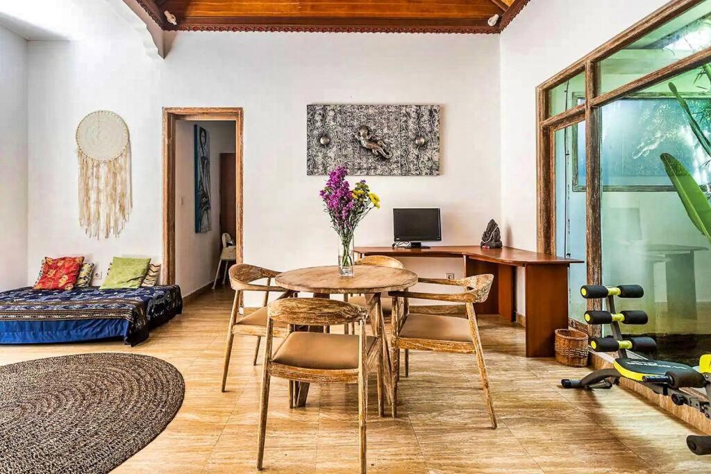 Villa 3 Bedroom Legian (Bali)