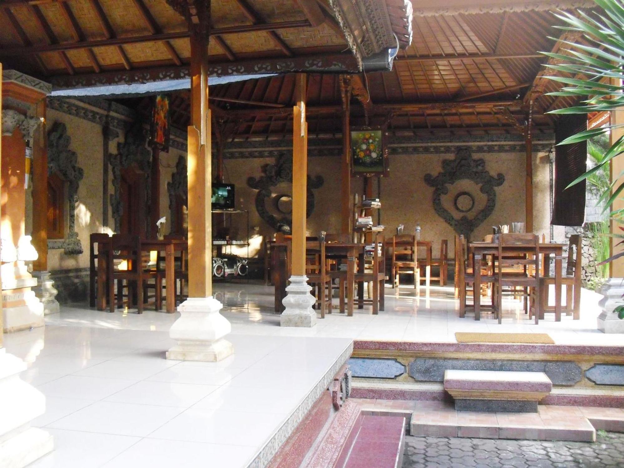 Casa de hóspedes Adus 2*