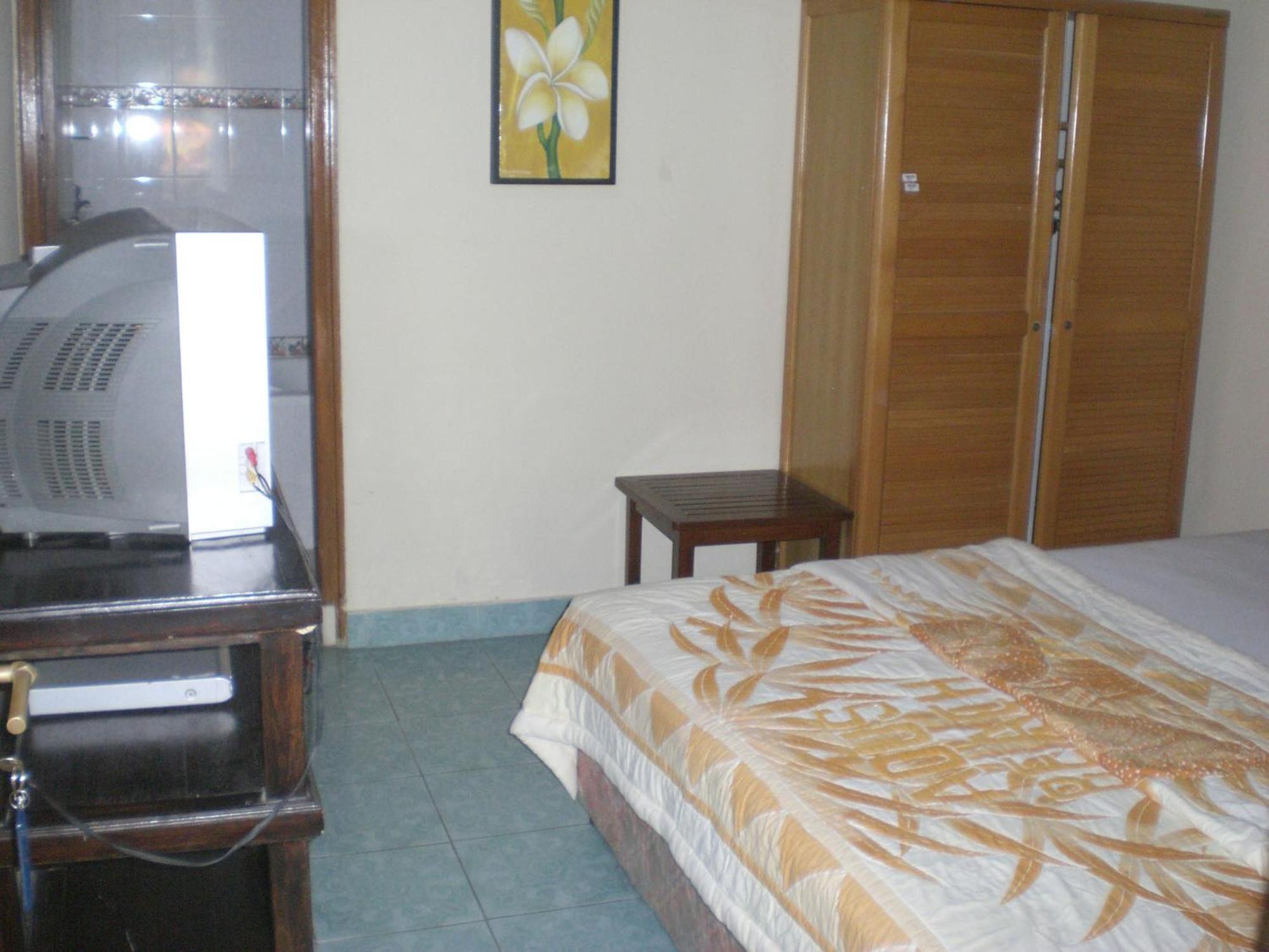 Casa de hóspedes Adus 2*