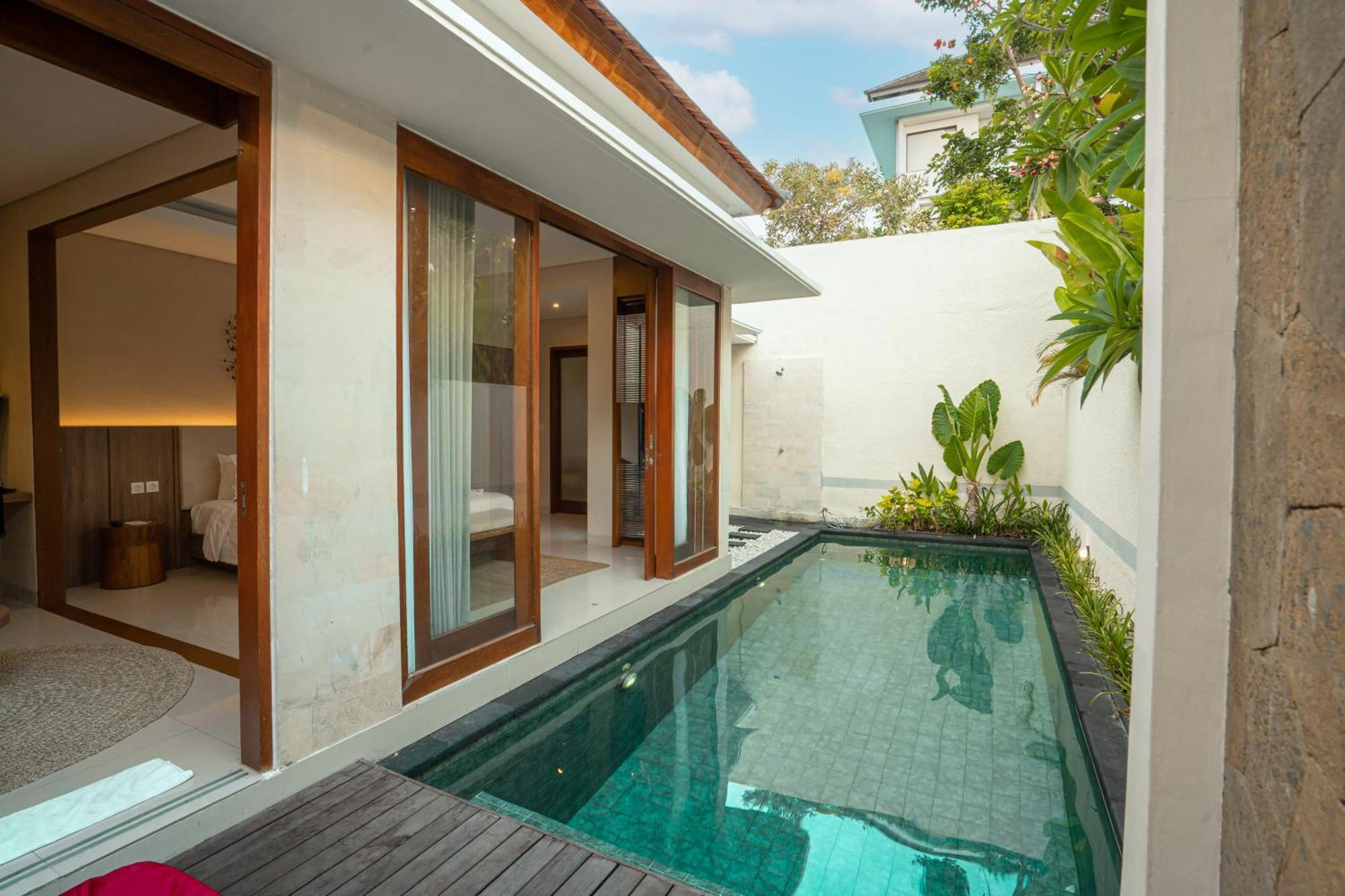 The Sakaye & Villa Legian (Bali)
