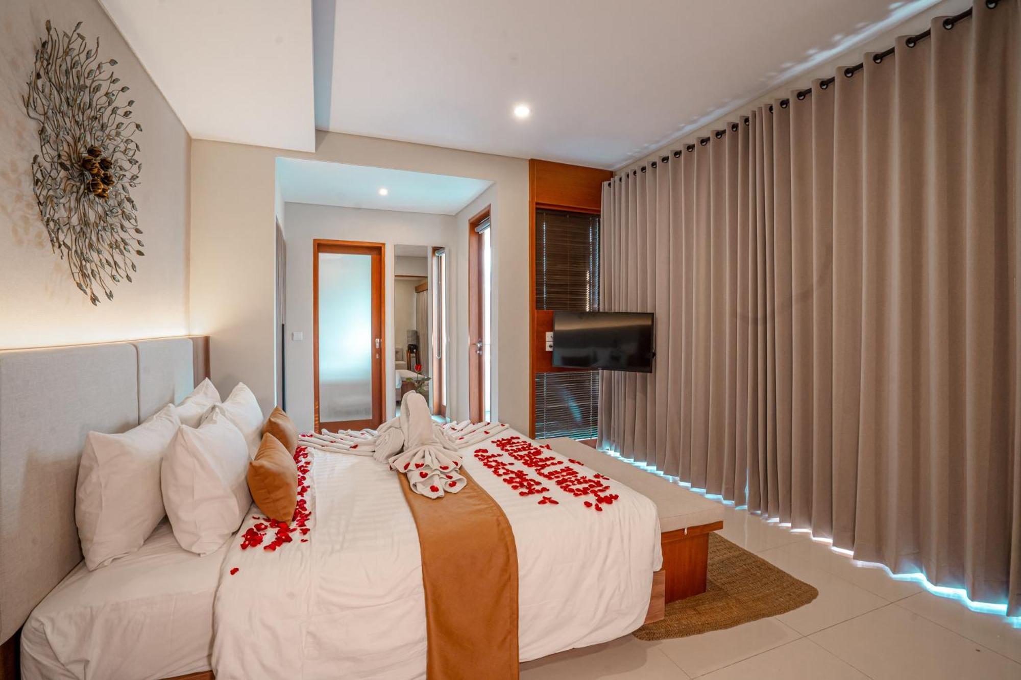The Sakaye & Villa Legian (Bali)