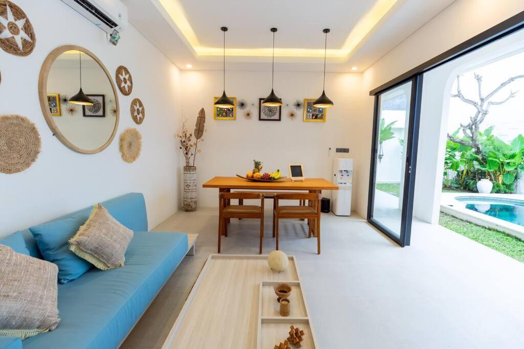 Chic Modern Villa, 5 Minute Walk To Villa