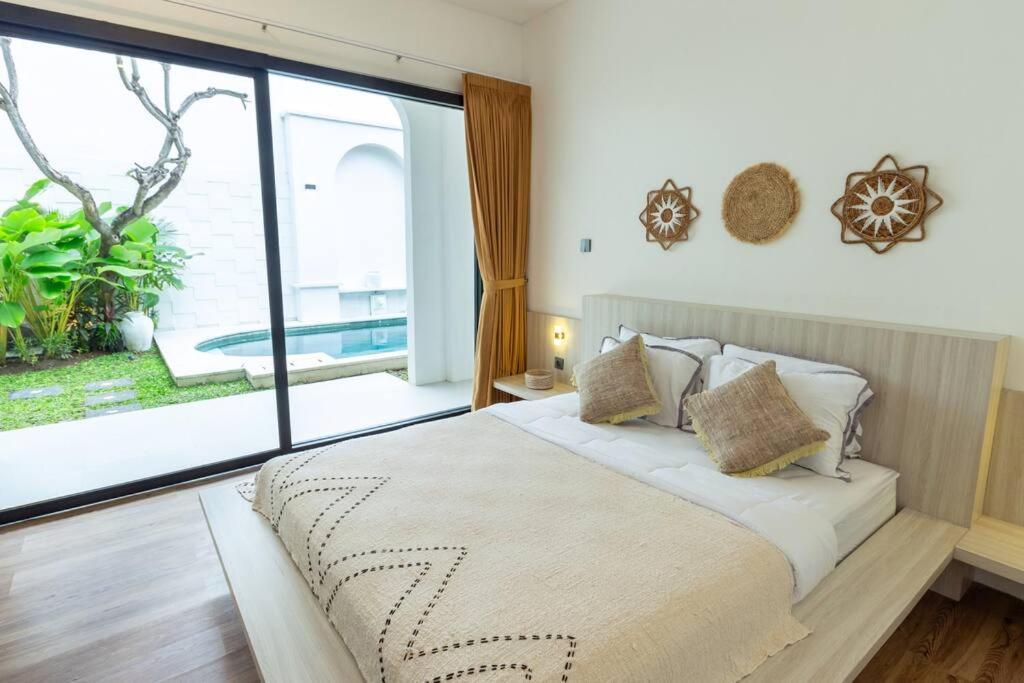 Villa Chic Modern Villa, 5 Minute Walk To *
