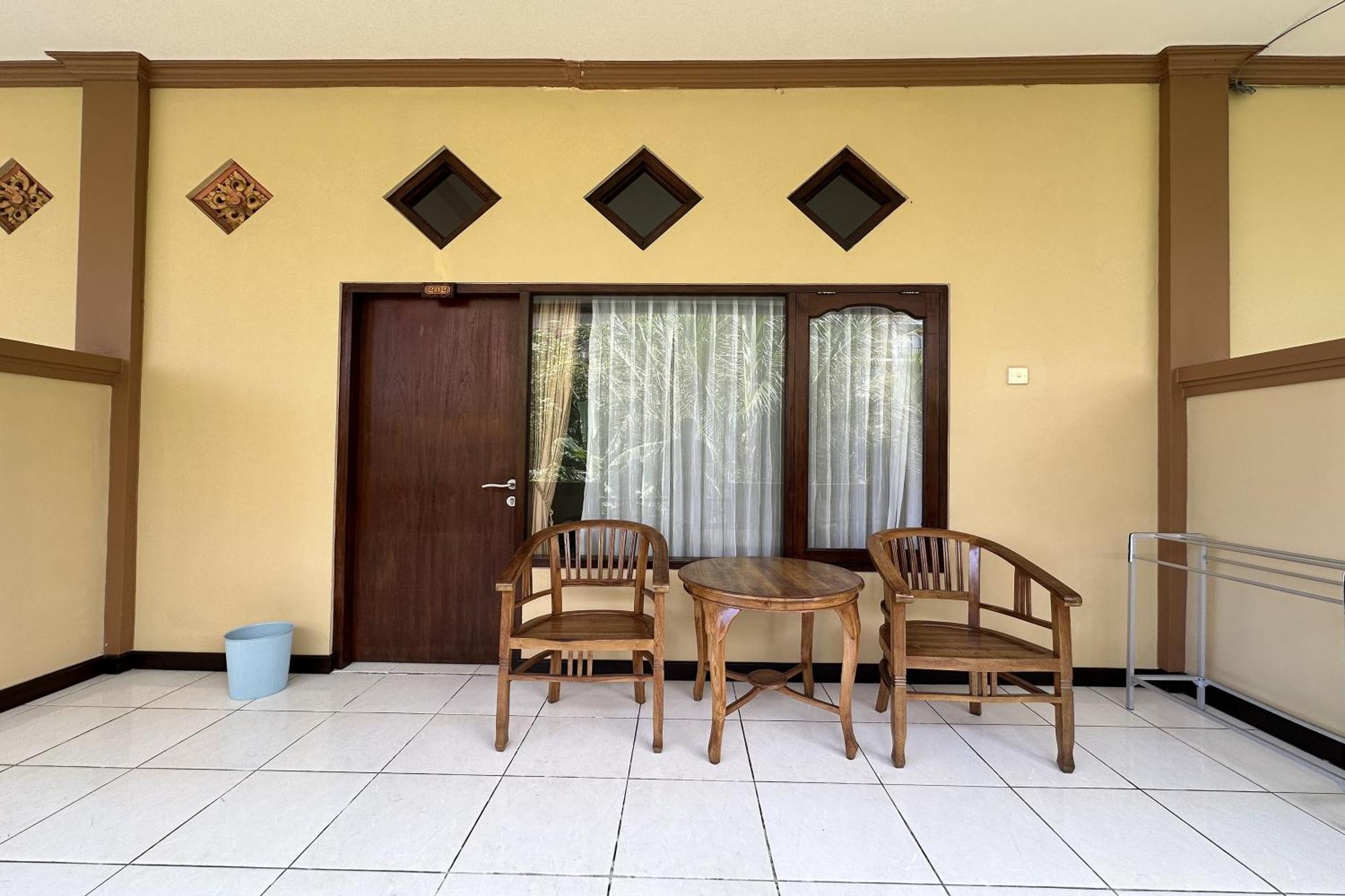 Wisma tamu Taxa Raya Legian (Bali)