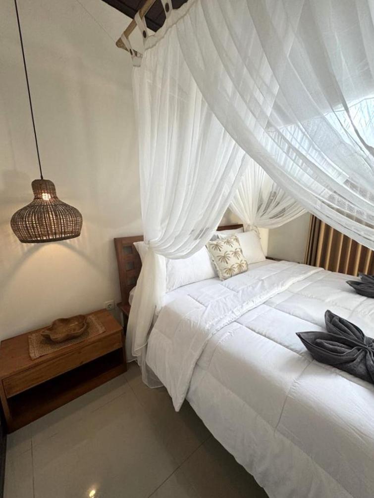Cucu - - 3 Bedroom Legian (Bali)