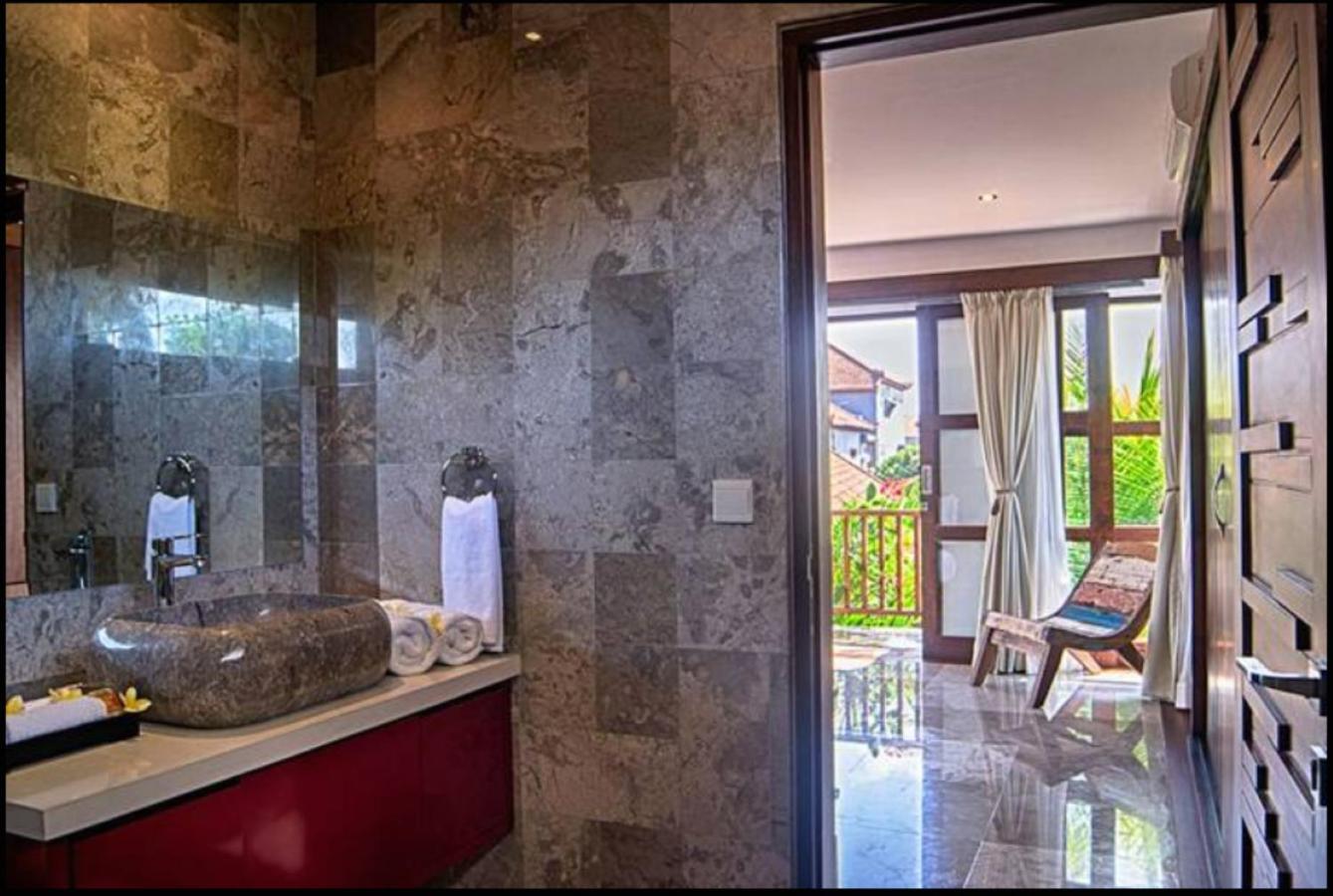 Amira Villa *
