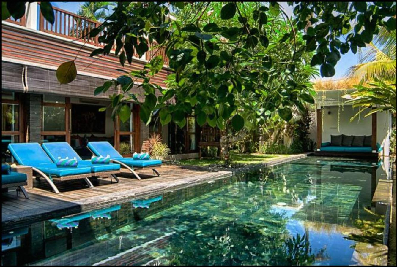 Amira Villa *