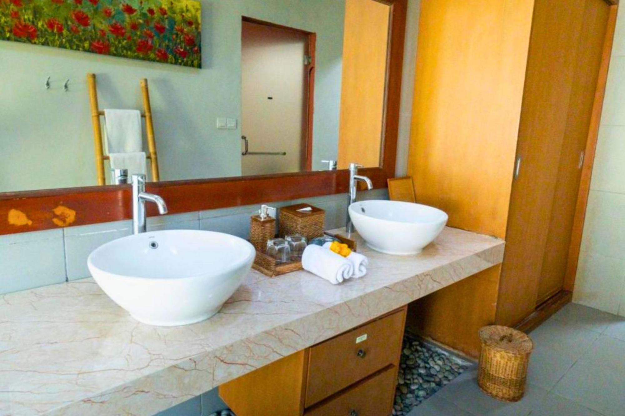 Sadawira 1 Bedroom Private Pool & Bathtub Zn168