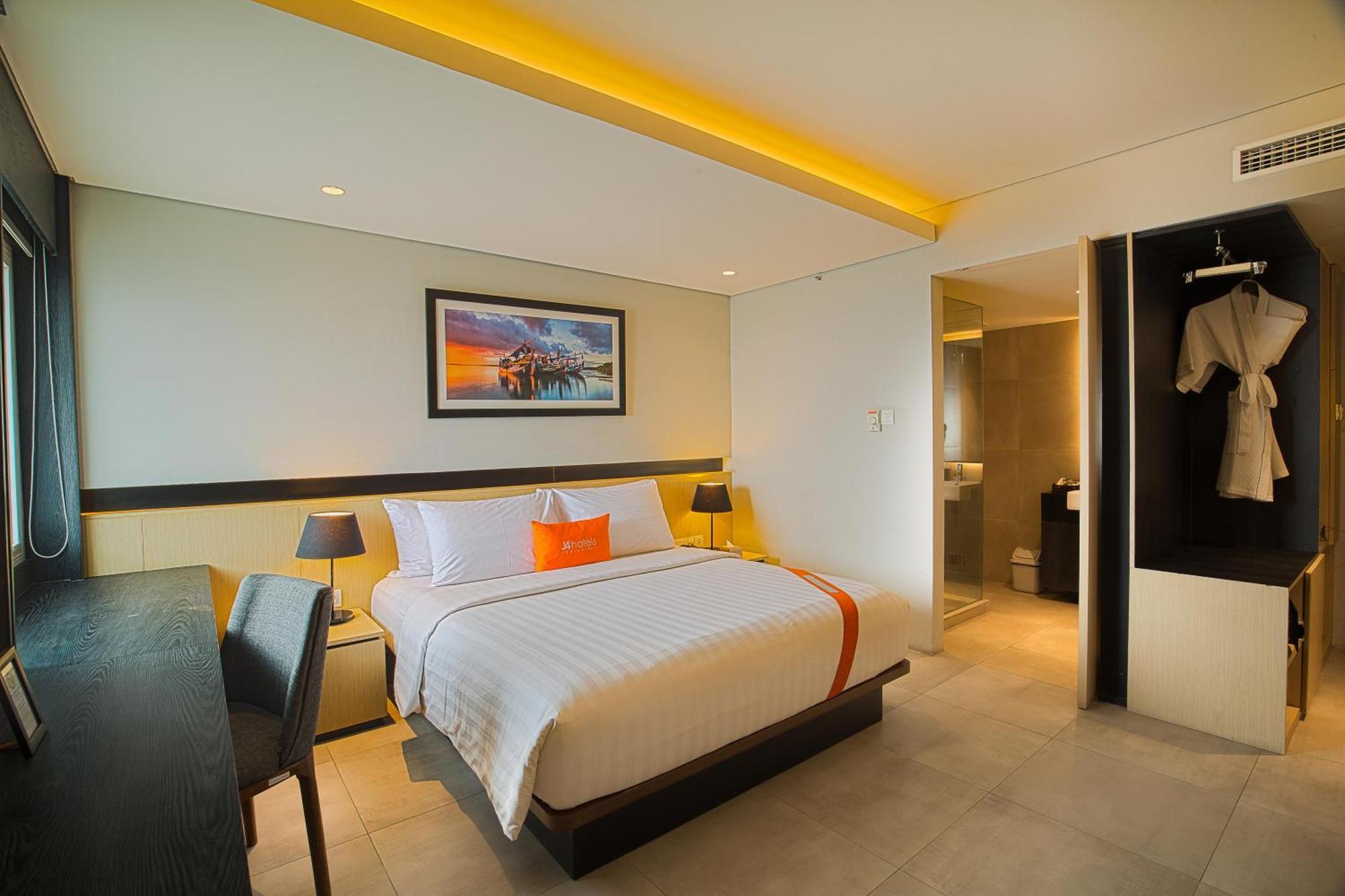 J4 4* Legian