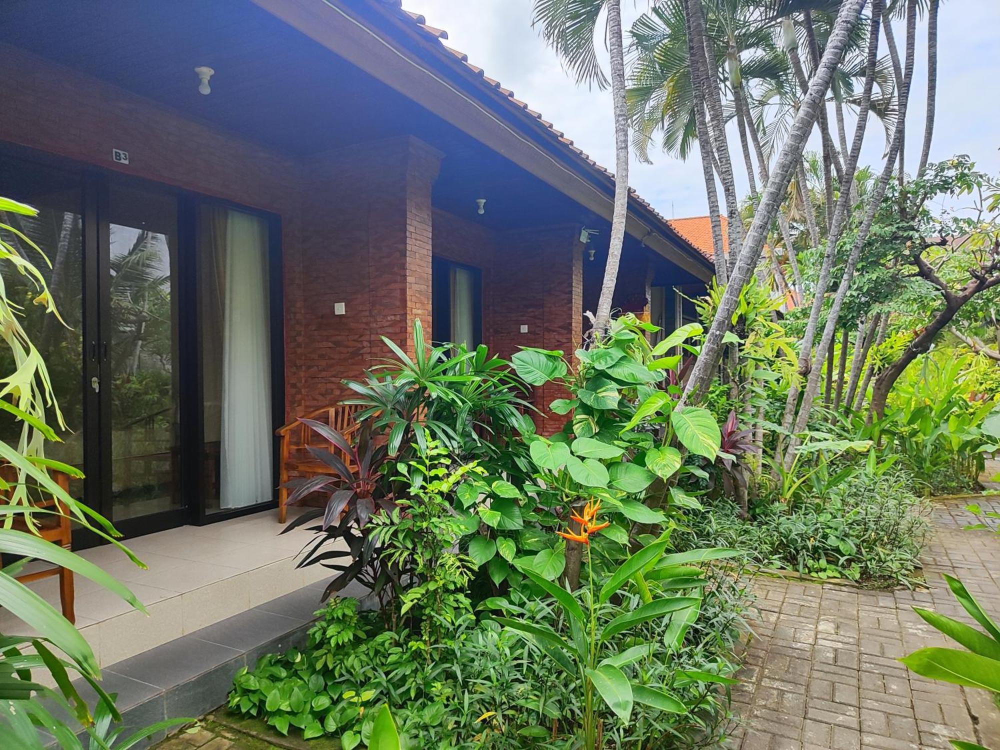 Casa de hóspedes Adus 2*
