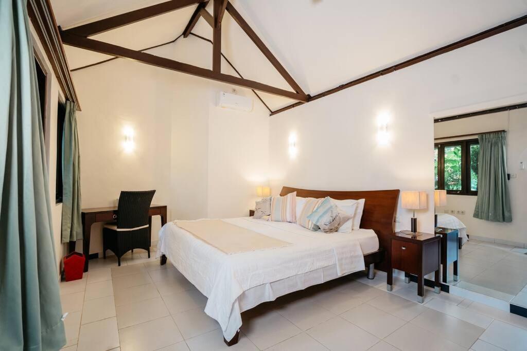 Stunning 4br Oasis In Villa