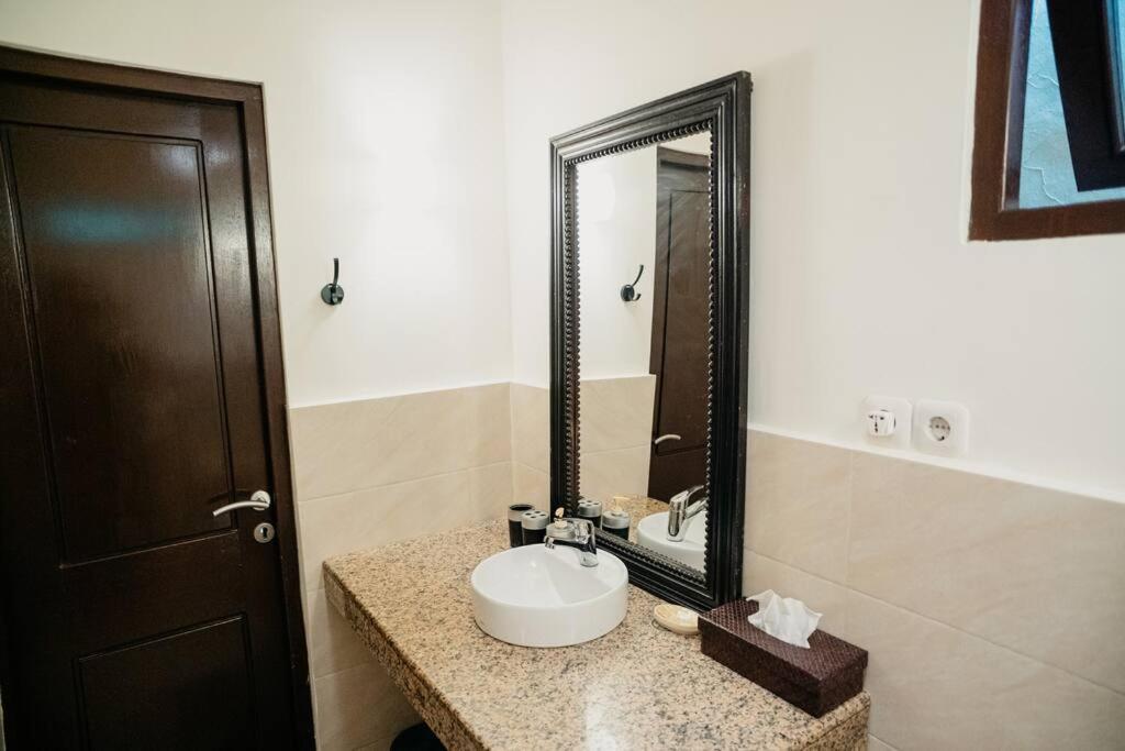 Stunning 4br Oasis In *