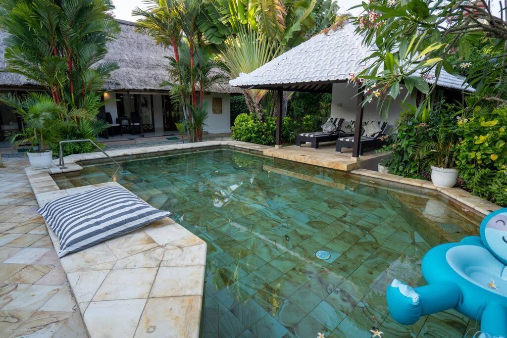 Stunning 4br Oasis In * Legian (Bali)
