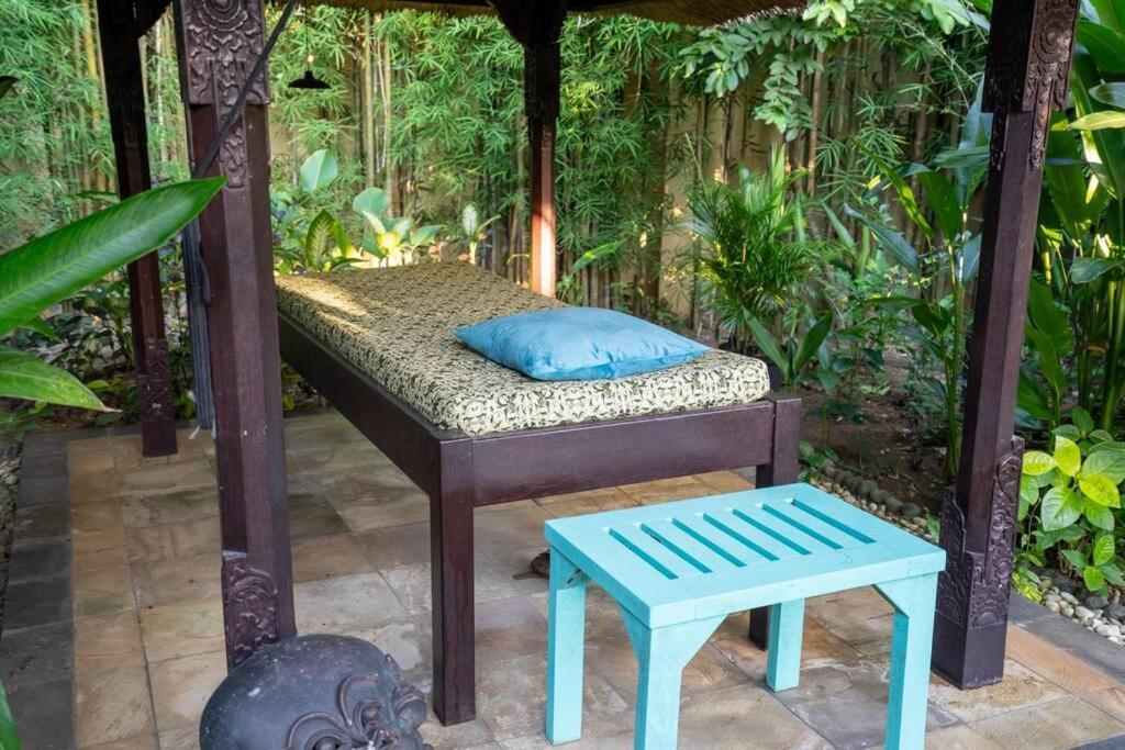 Stunning 4br Oasis In Villa *