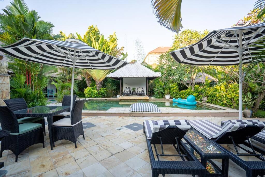Villa Stunning 4br Oasis In Legian (Bali)