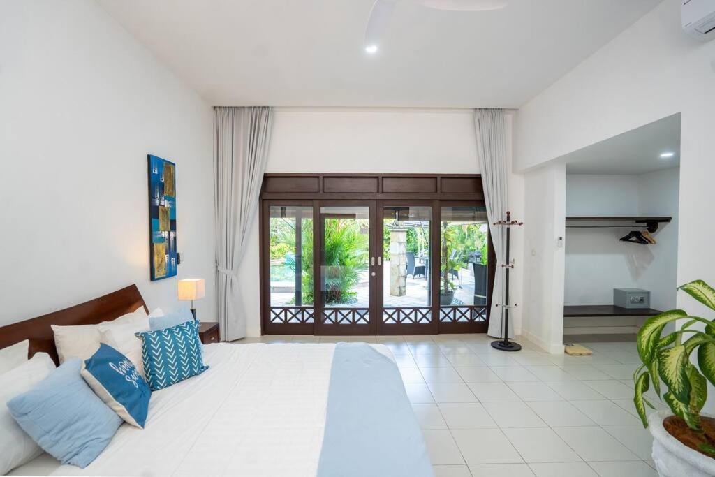 Stunning 4br Oasis In