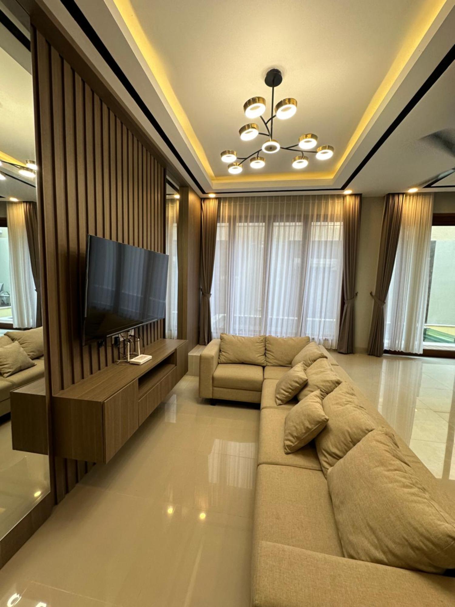 Classy New 5 Bedroom In Kuta Villa