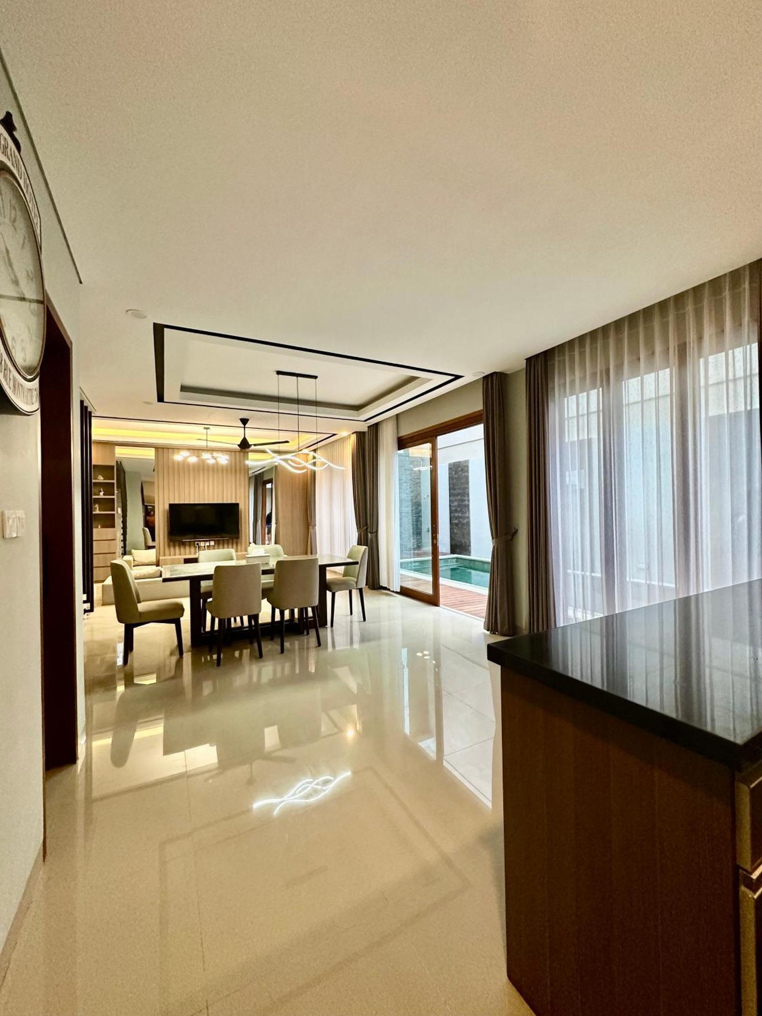 Classy New 5 Bedroom In Kuta