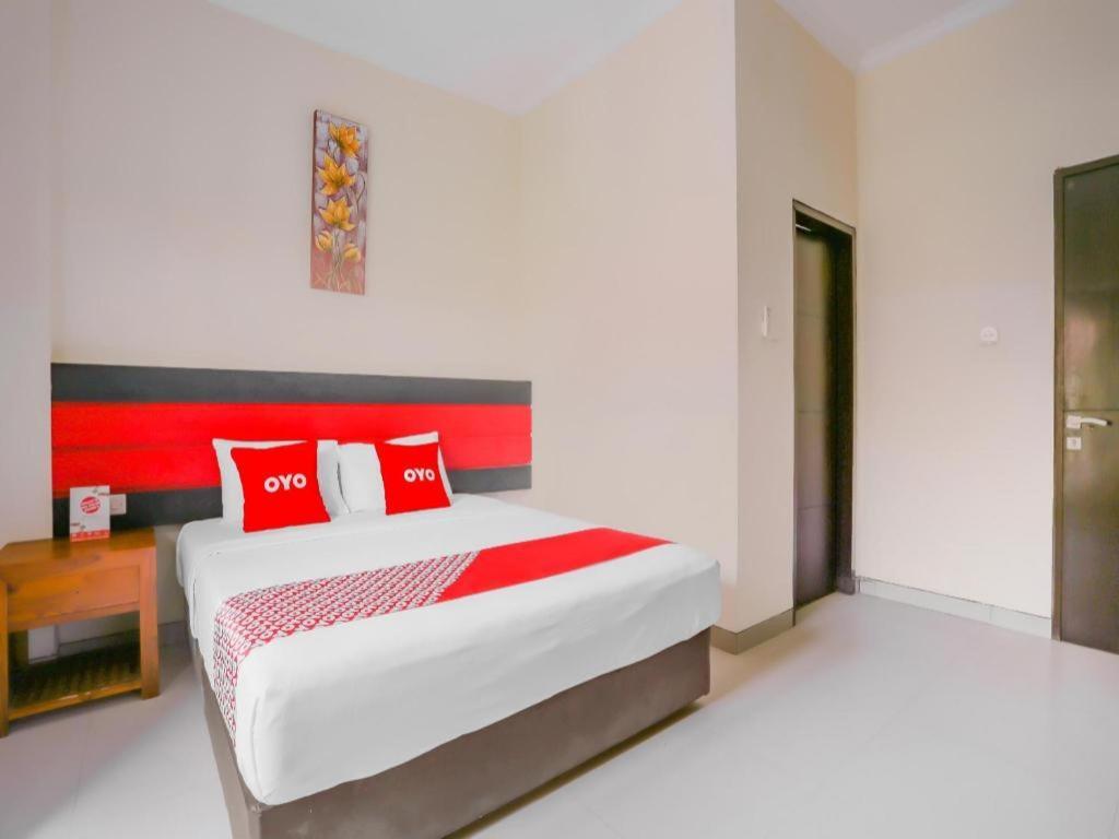 Hotel Oyo 4012 Ari 2*