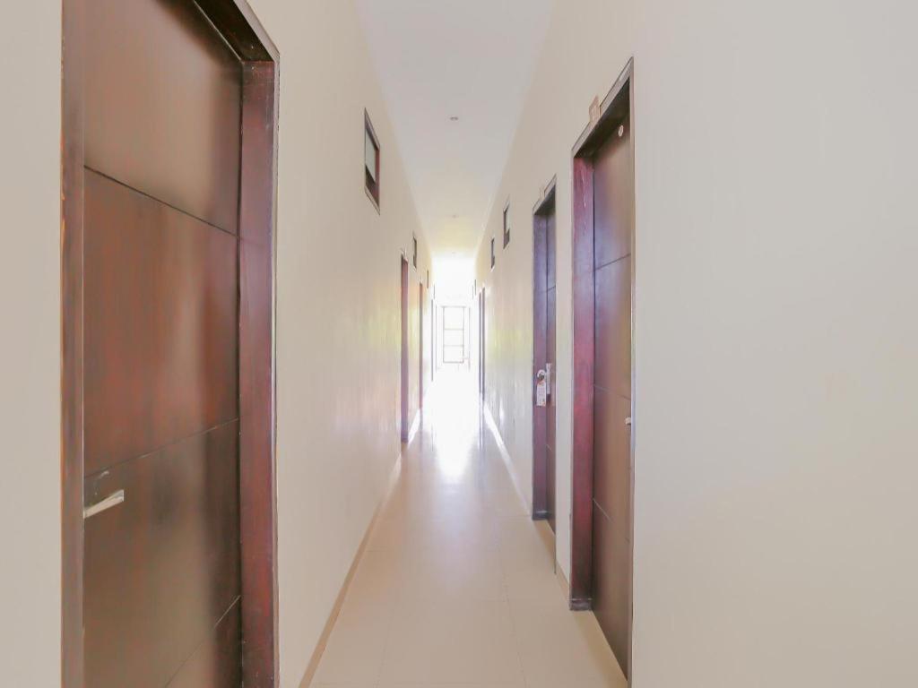Oyo 4012 Ari Hotel 2*