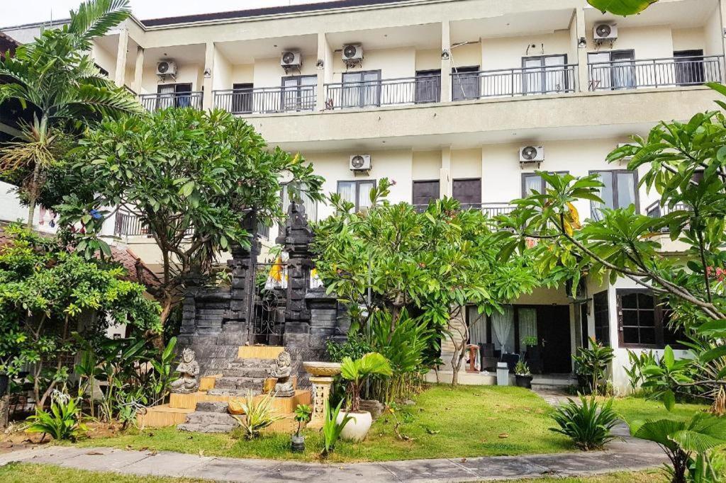 Oyo 4012 Ari 2* Legian (Bali)