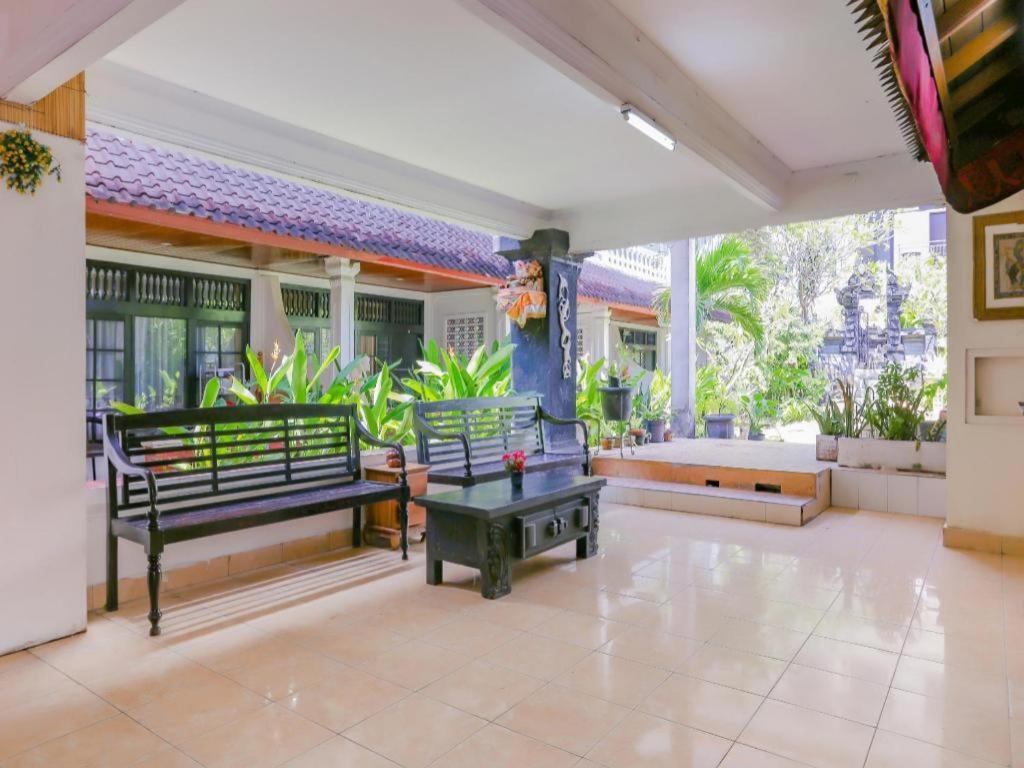 Hotel Oyo 4012 Ari 2*
