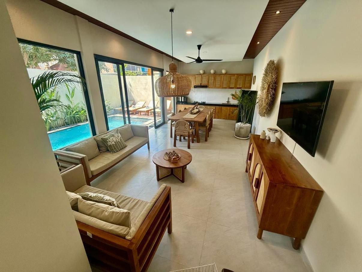Nanee - - 5 Bedroom - 5 Bathroom Villa *