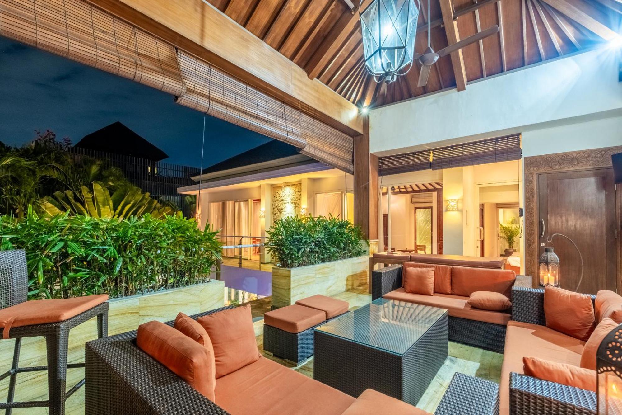 Aq-va & Seminyak Hotel 4*