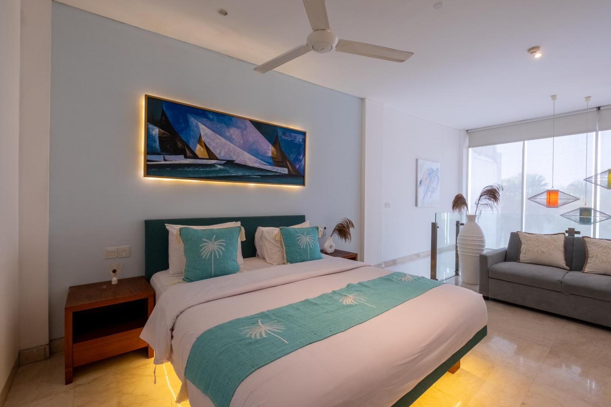 Aq-va & Seminyak Hotel 4*