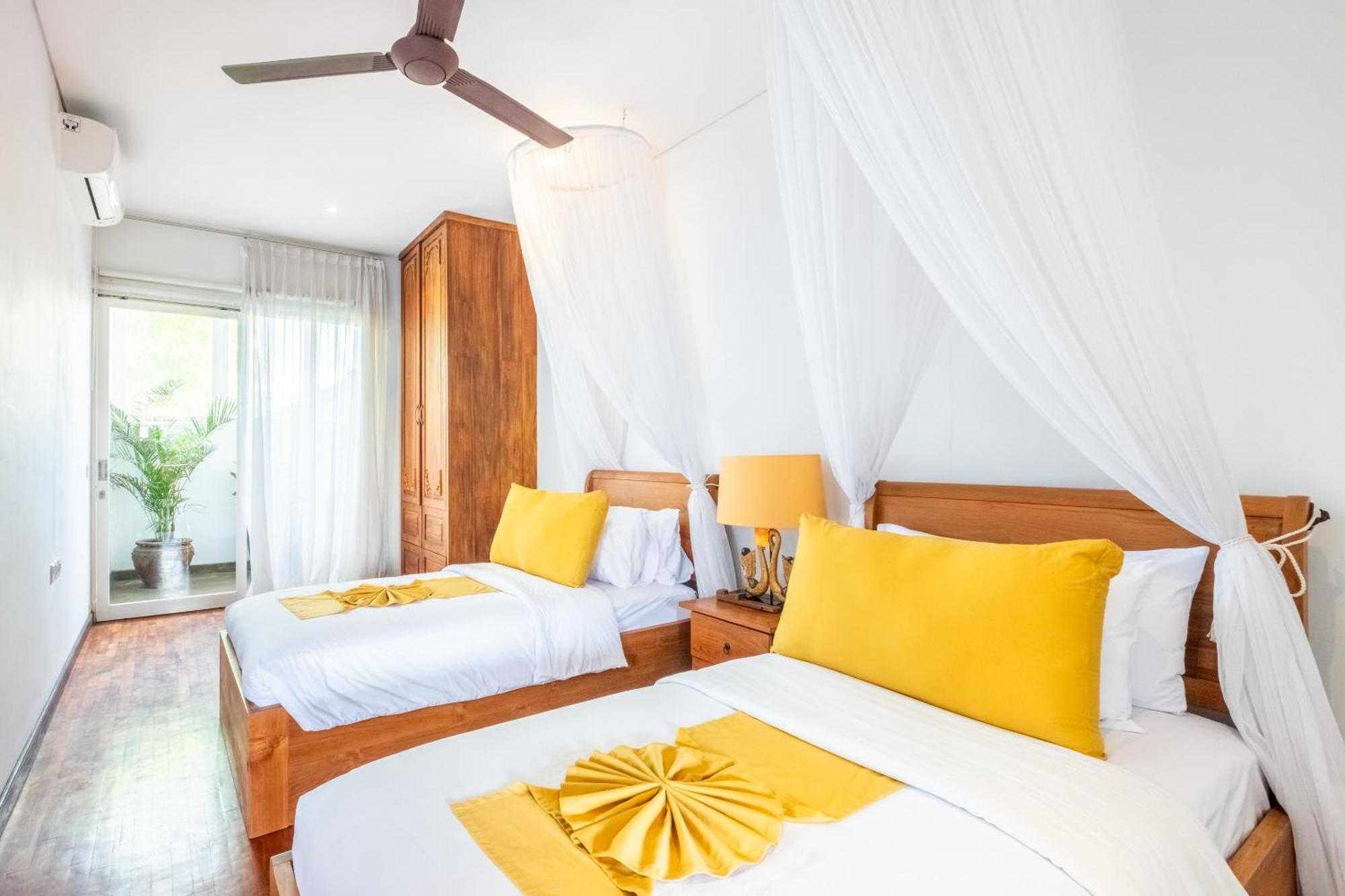 Hotel Aq-va & Seminyak Legian (Bali)