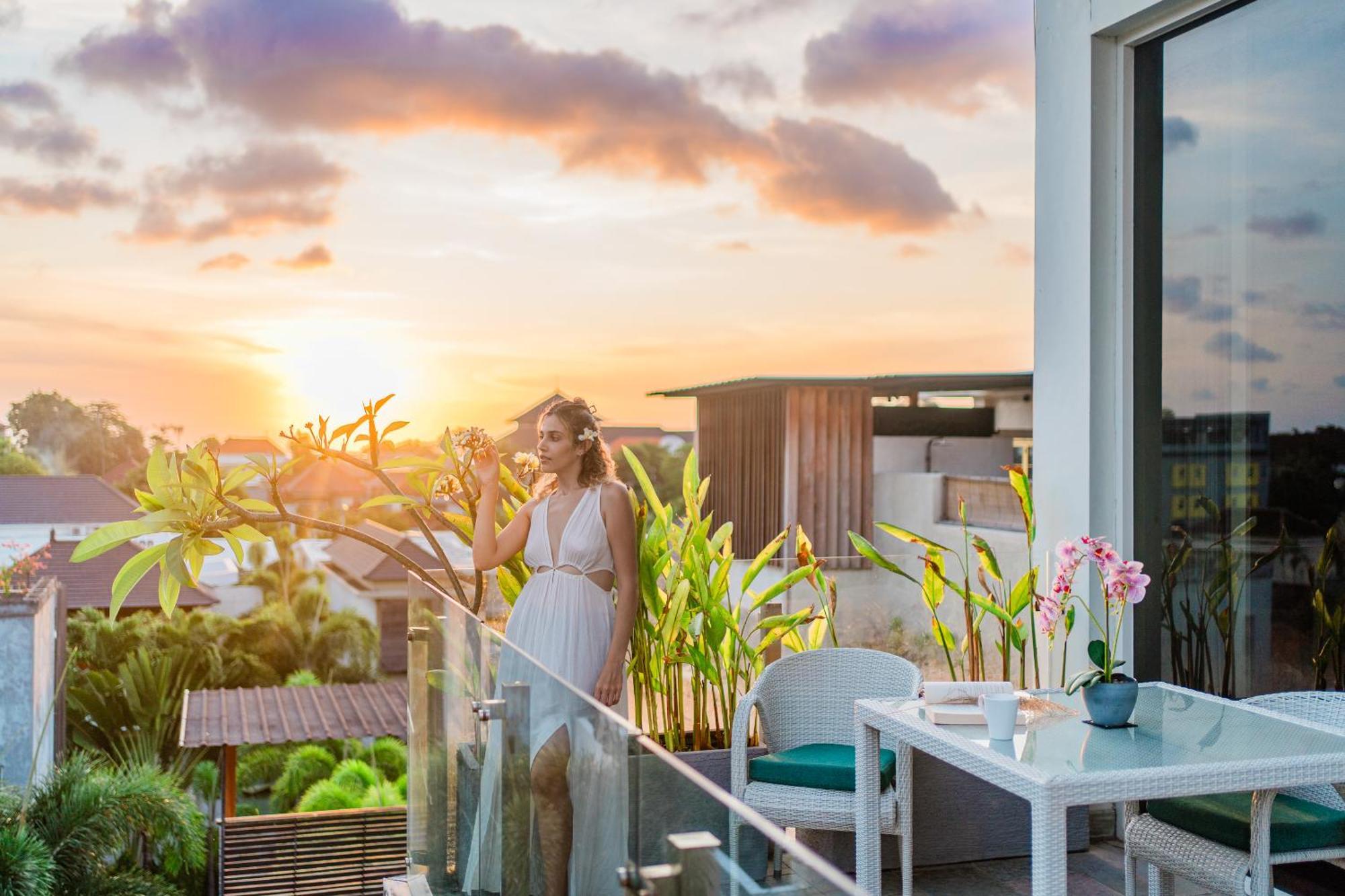 Aq-va & Seminyak Hotel