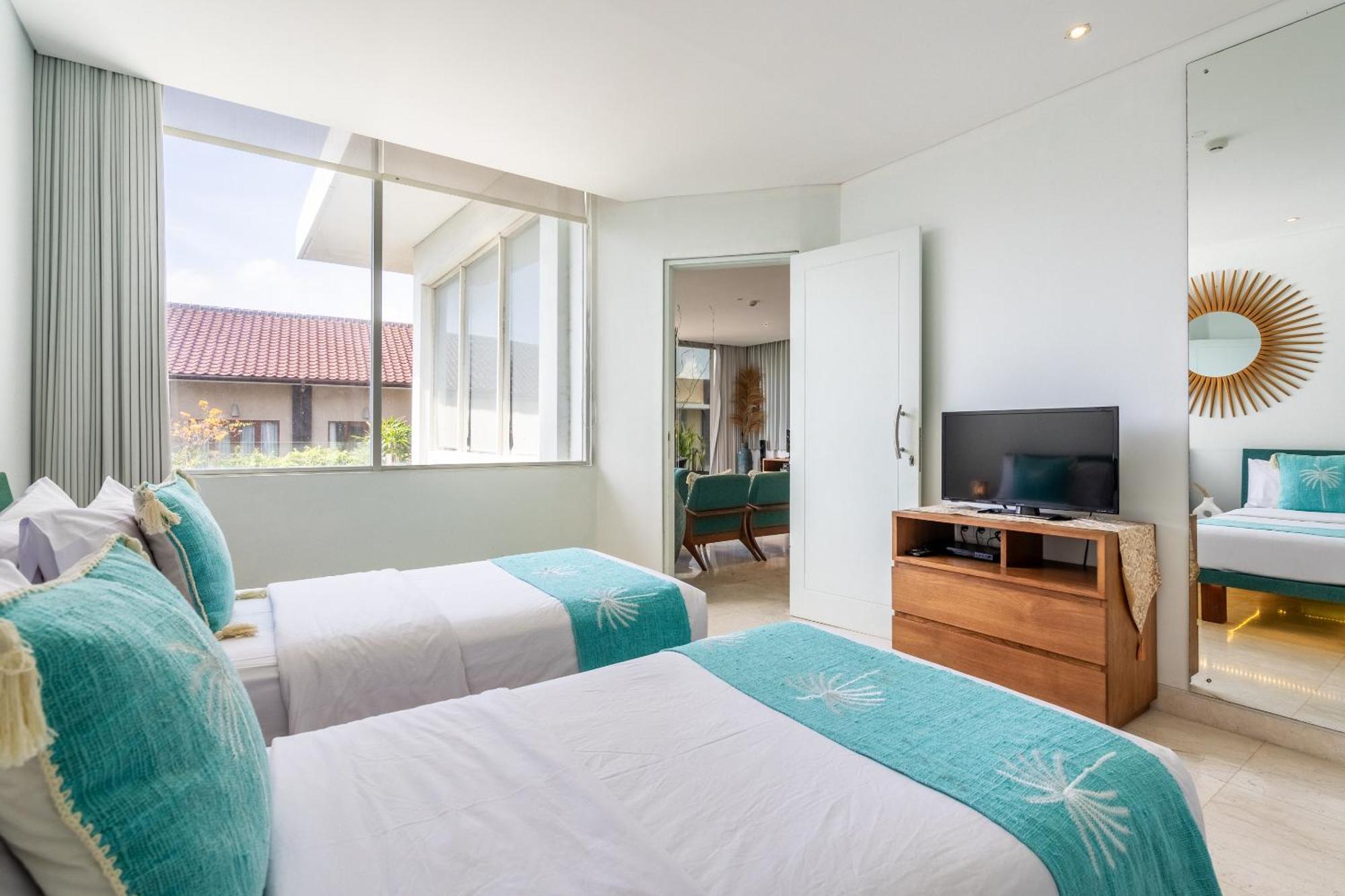 Hotel Aq-va & Seminyak Legian (Bali)