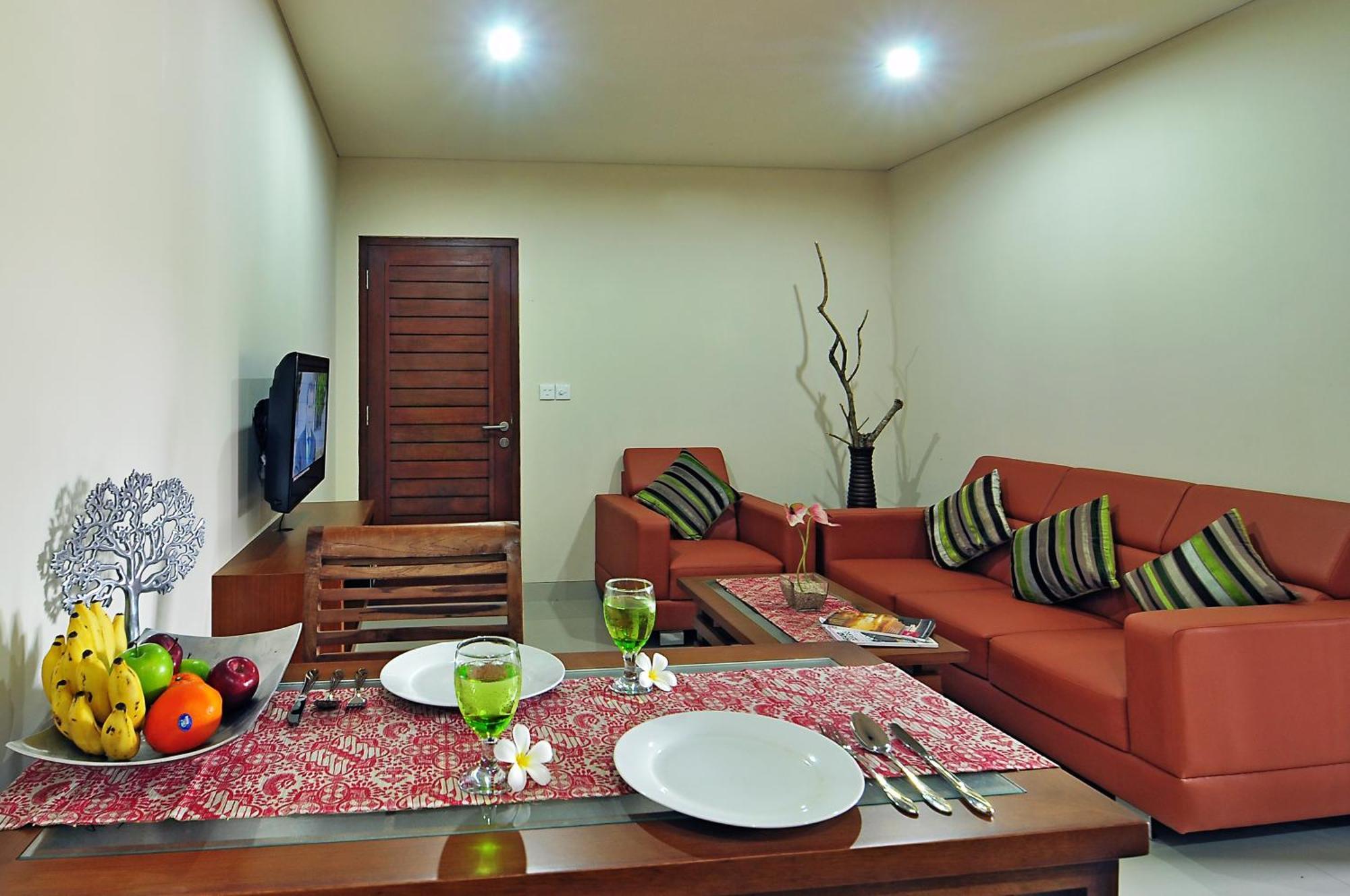 Taman Ayu Town House 3*