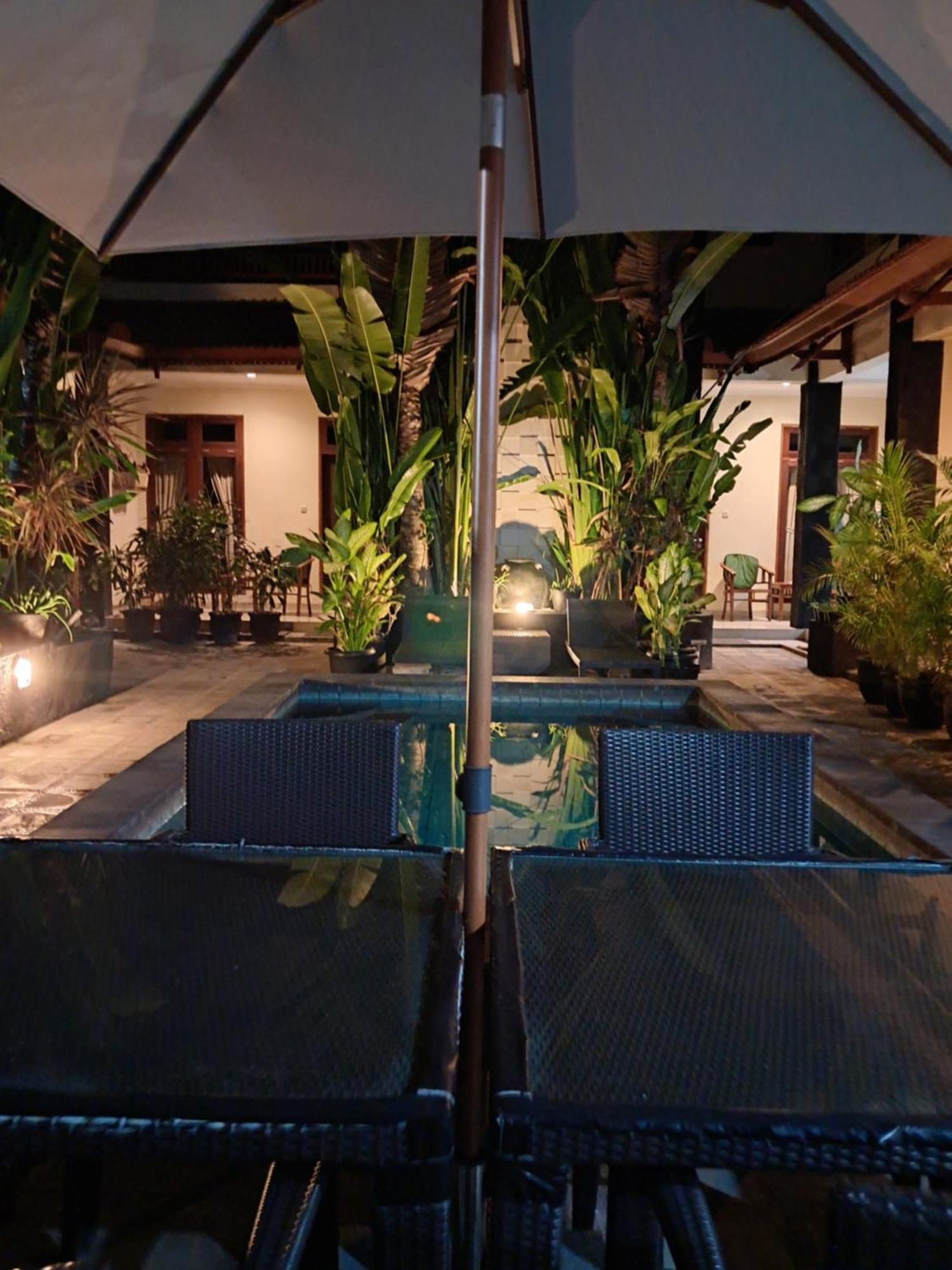 Surfaris On Poppies 2 Legian (Bali)