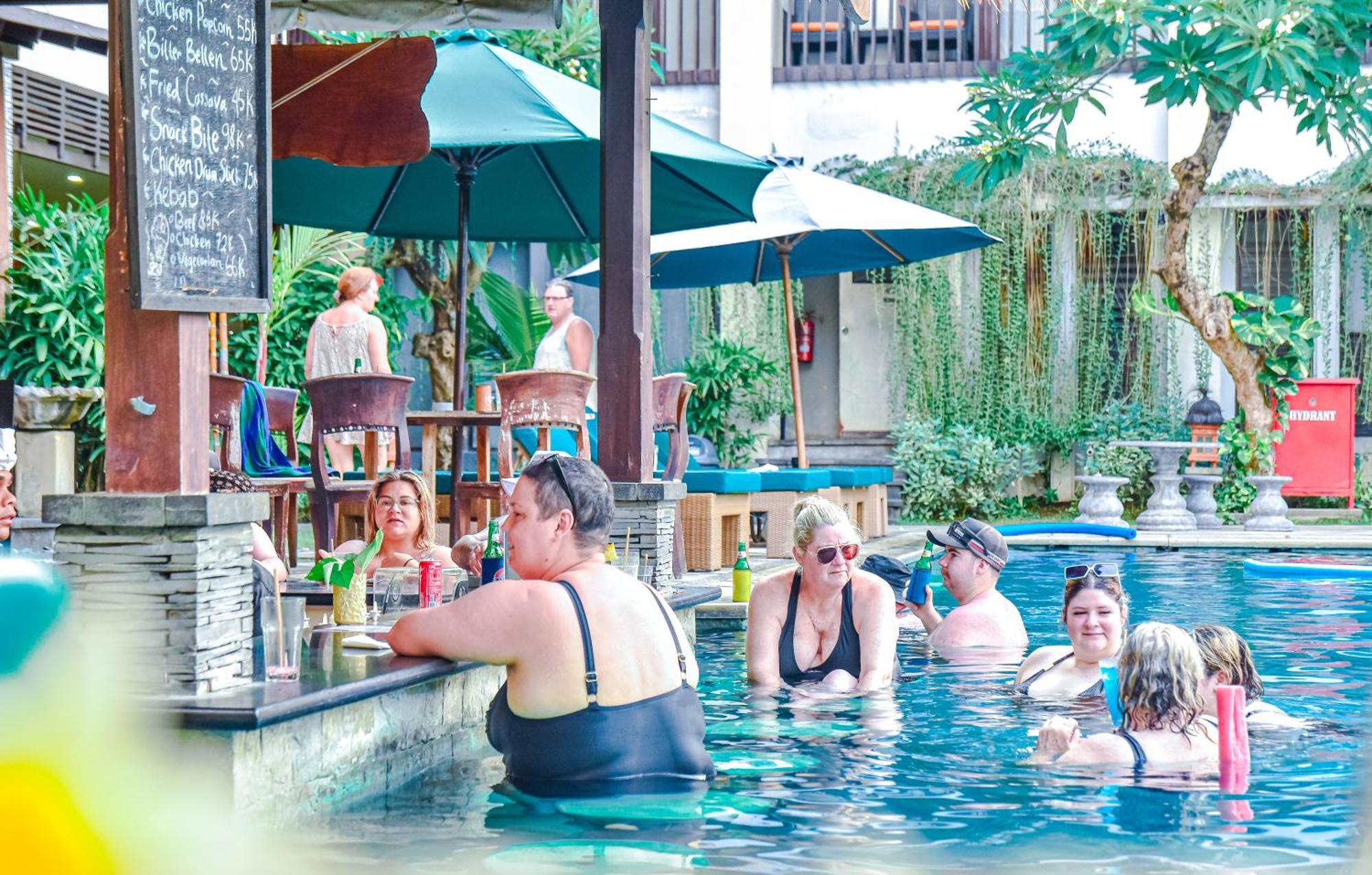 The Lokha & Hotel Legian (Bali)