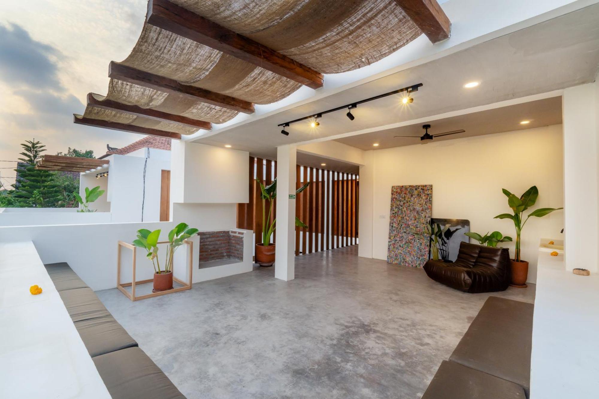 Kiri Kanan Villa *