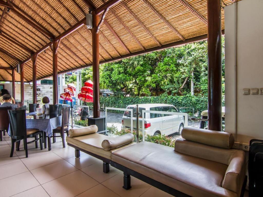 Hotel Ozz Kuta Bali Managed By Ozz Group Legian (Bali)