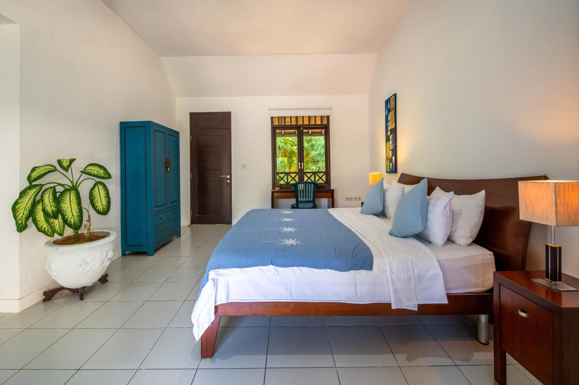 Nyumpene In Legian