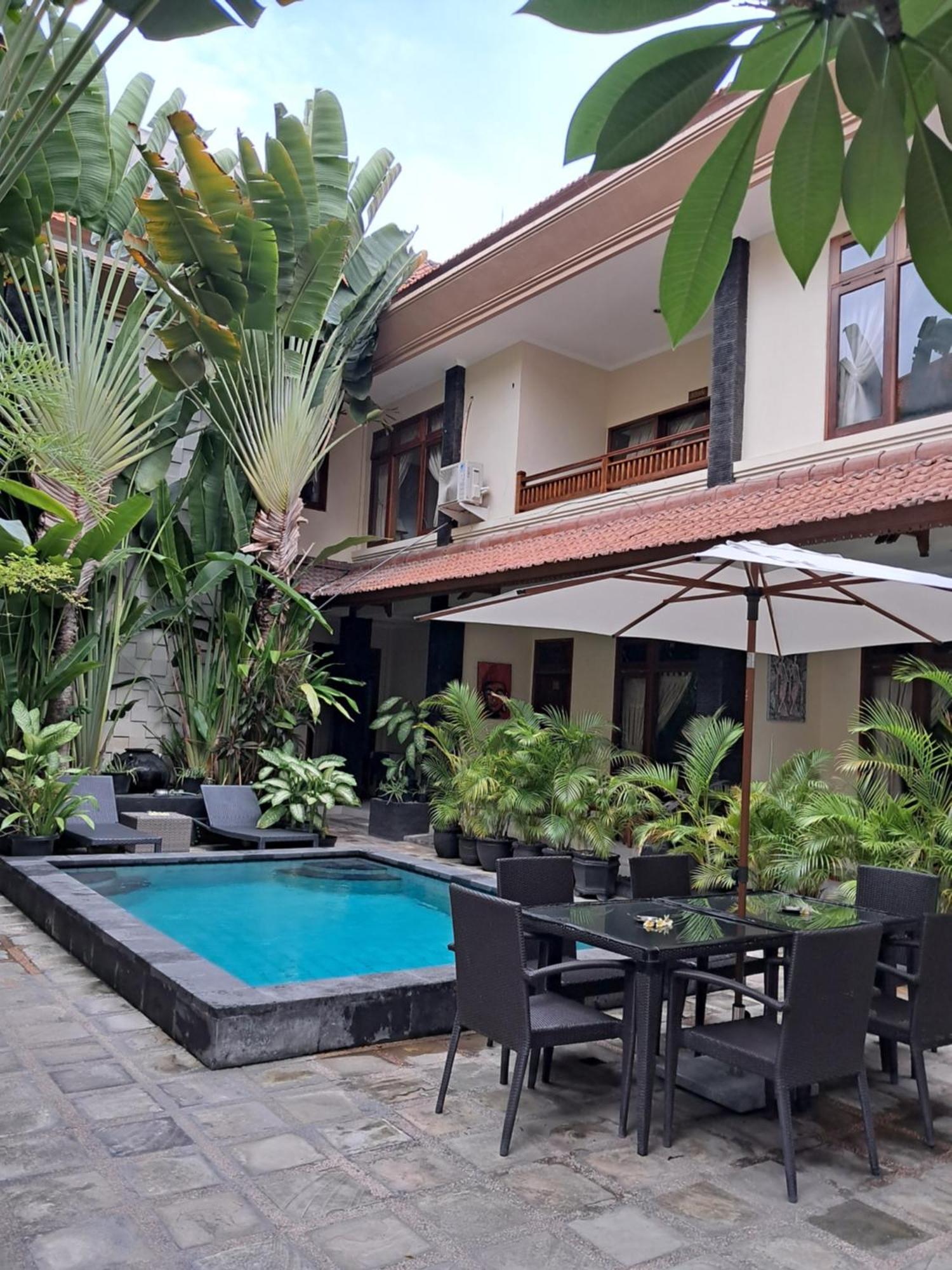 Surfaris On Poppies 2 Apartment Legian (Bali)