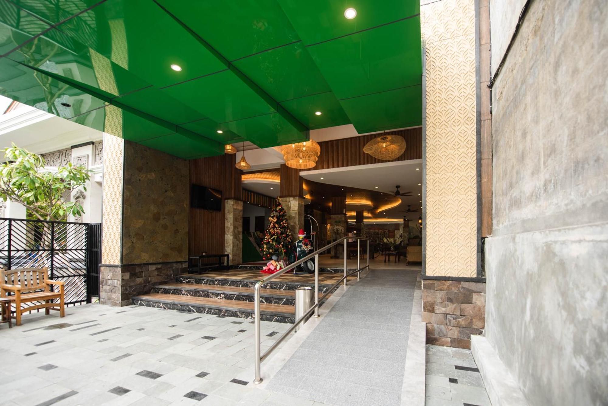 Hotel Sandat 3*