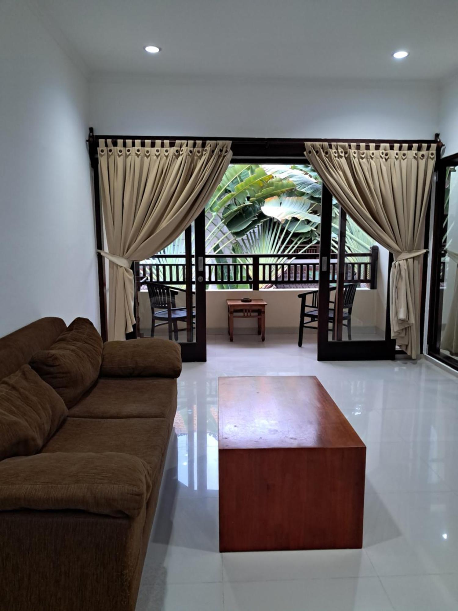 Surfaris On Poppies 2 Apartment Legian (Bali)
