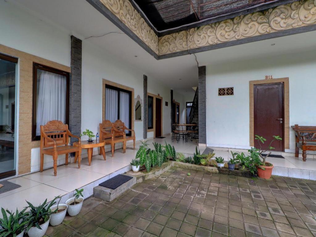 Capital O 92229 Pudak Sari Hotel