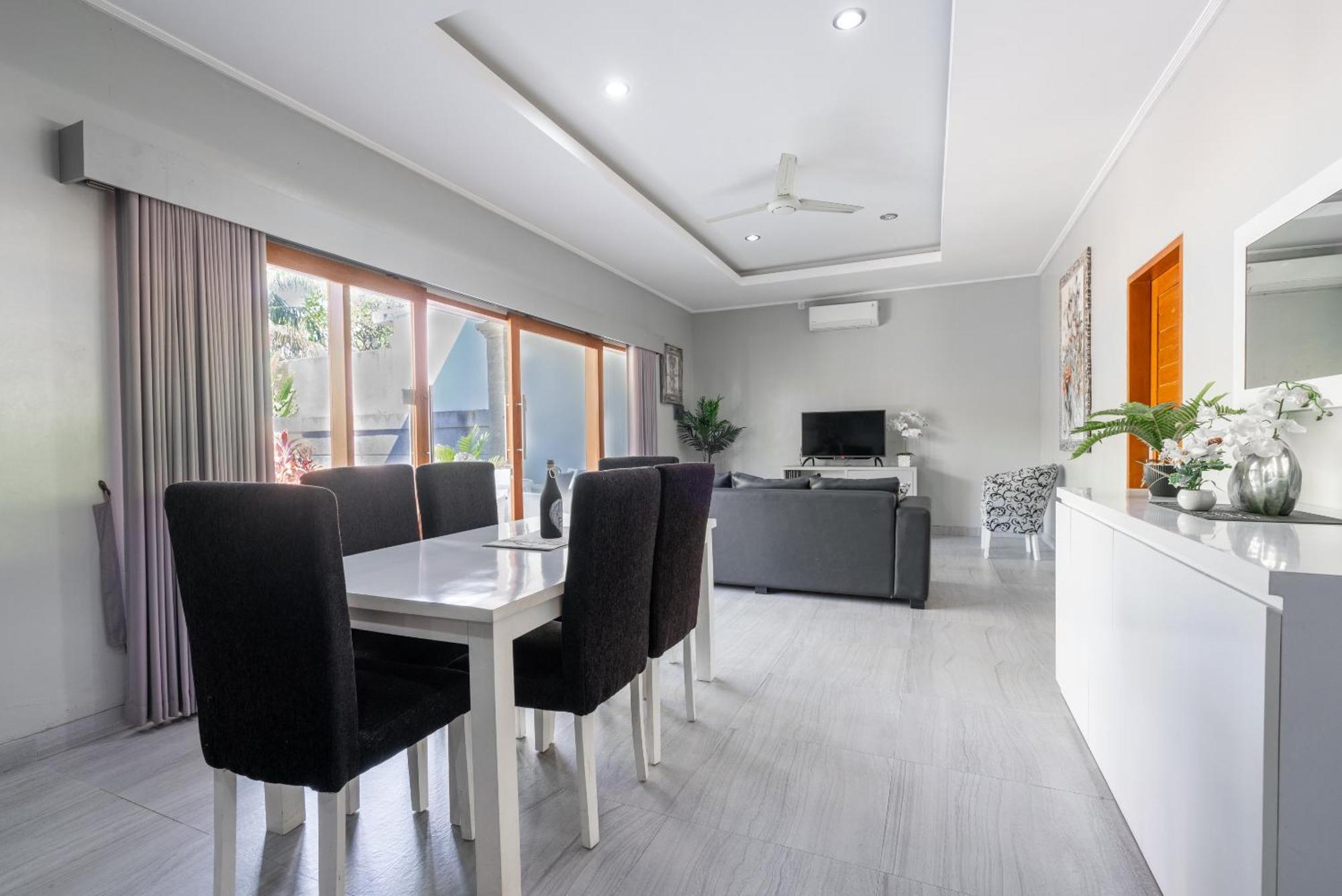 Villa 3 Bedroom Mawar Walk To *
