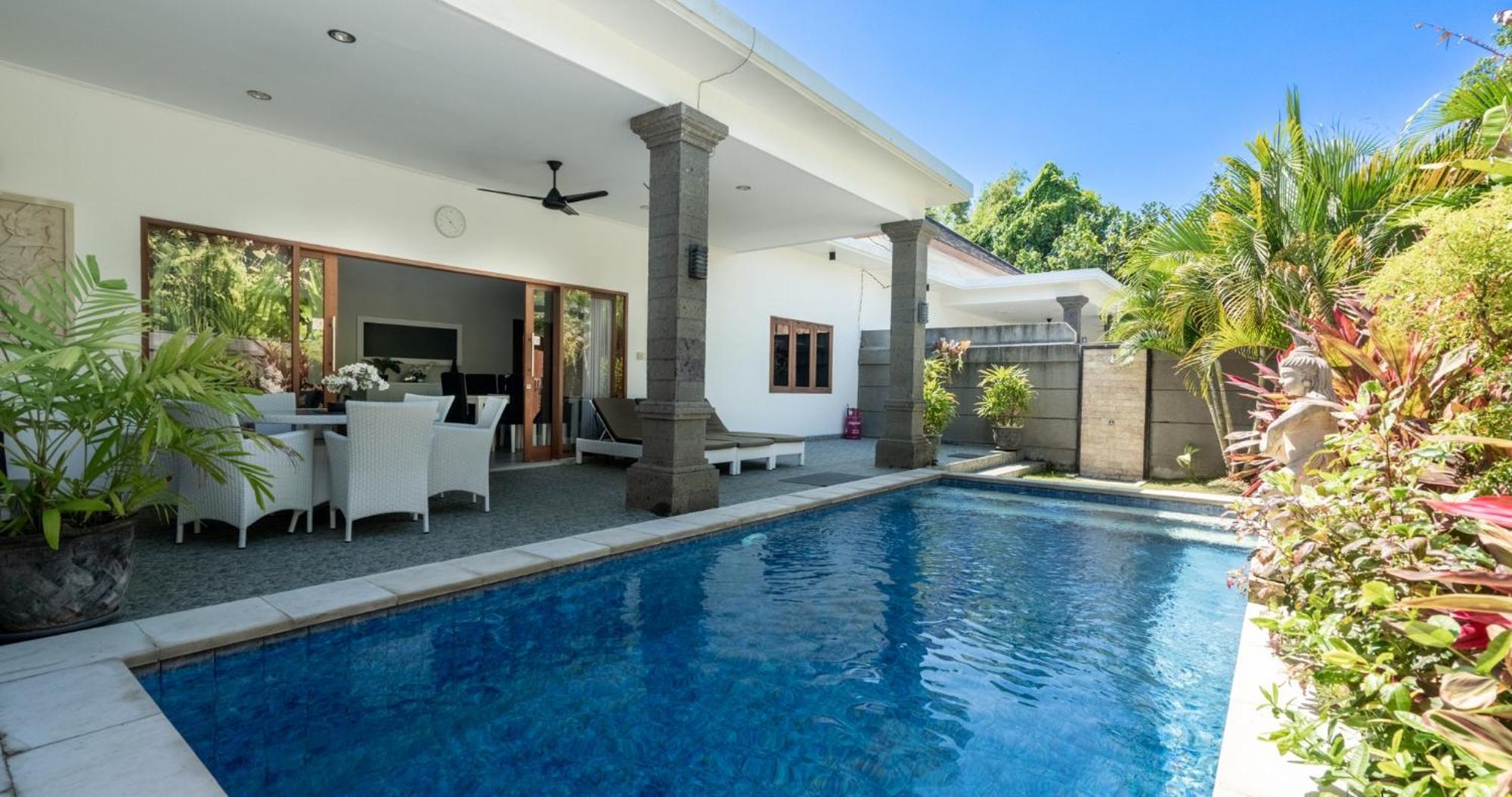 3 Bedroom Mawar Walk To *