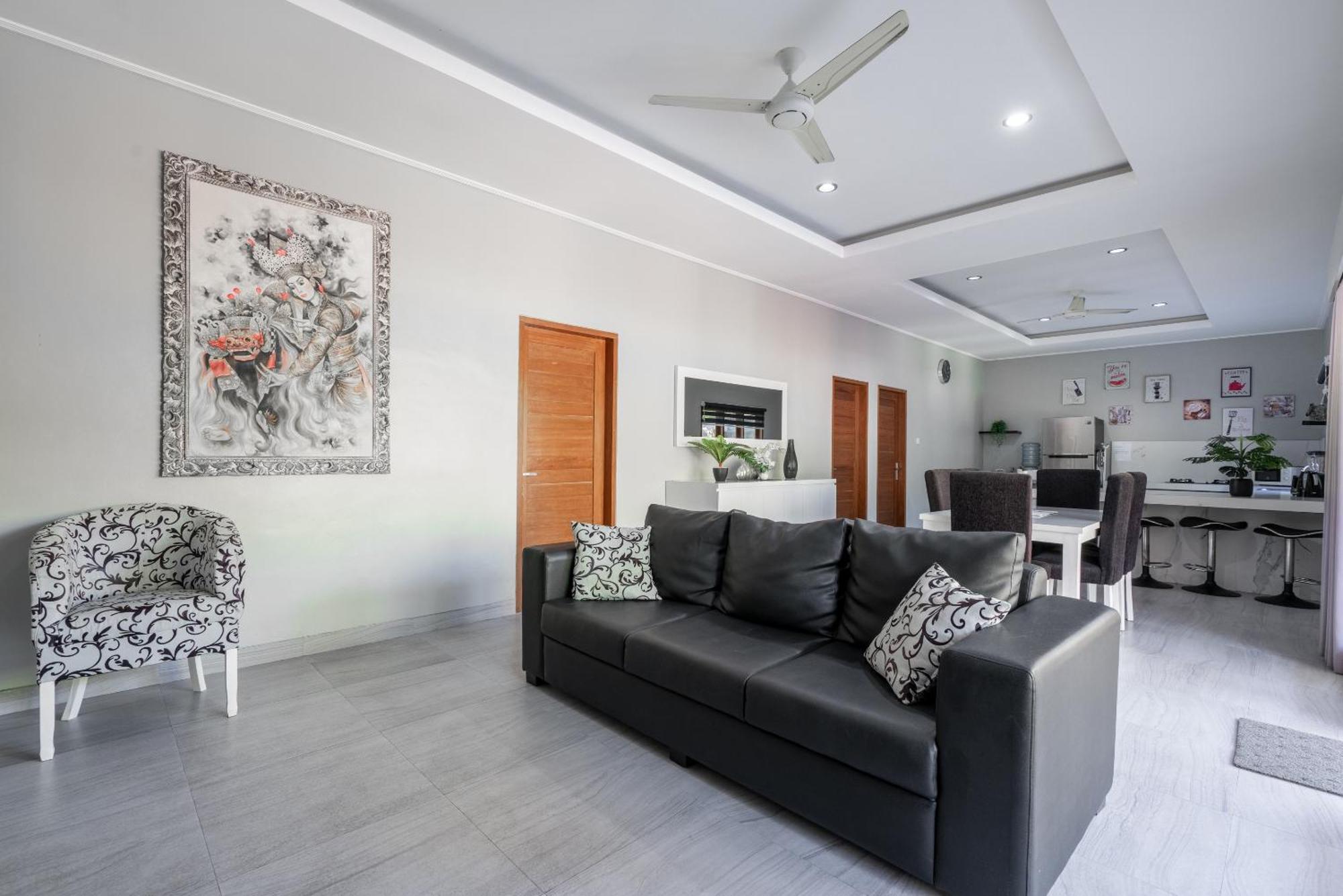 3 Bedroom Mawar Walk To * Legian (Bali)