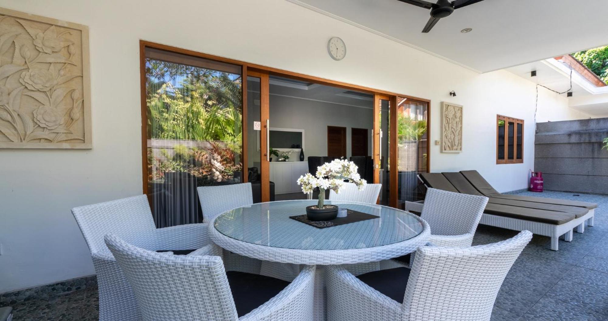 Villa 3 Bedroom Mawar Walk To *